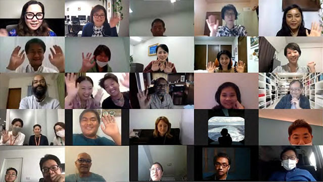 A photo of online meeting